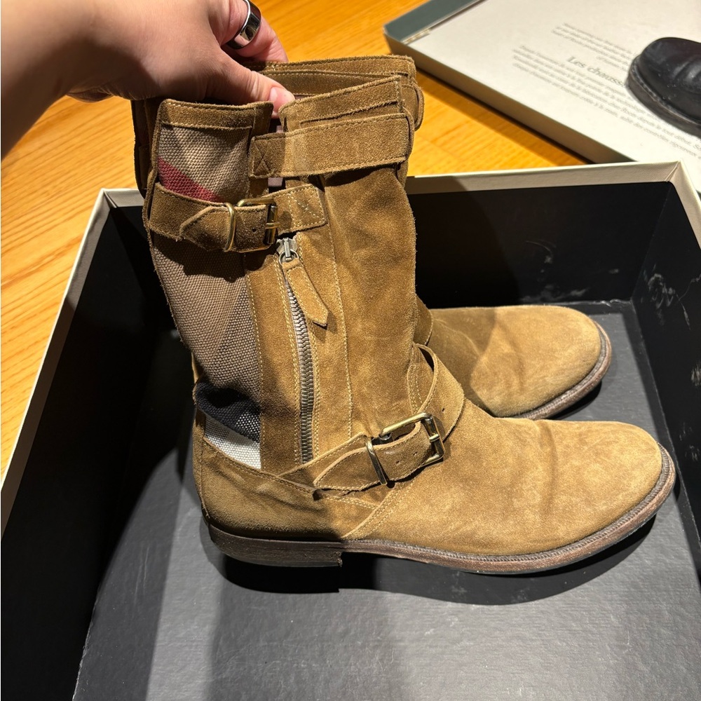 Burberry Tan boots